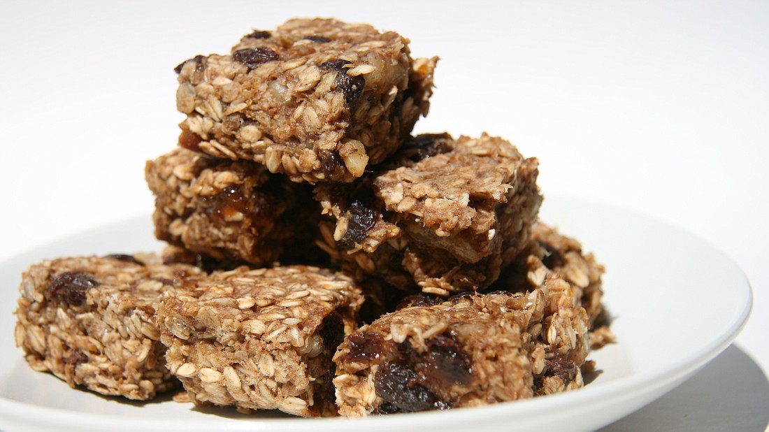 Homemade breakfast bars are easy, healthy and delicious.