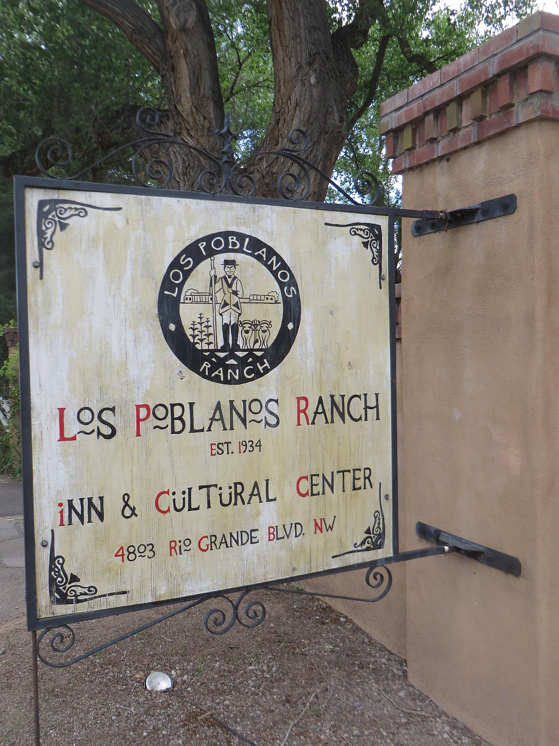 Los Poblamos is a little slice of paradise in the middle of Albuquerque, New Mexico.
Photo by Deborah Stone