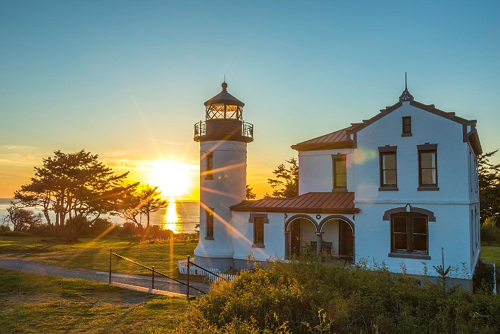 Admiralty Head Lighthouse at Fort Casey State Park, photo courtesy Washington State Parks, www.AdventureAwaits.com