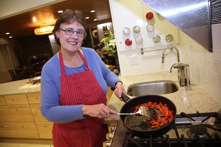 Katy Wilkens at a Northwest Kidney Centers demonstration kitchen. Photo courtesy nwkidney.org.