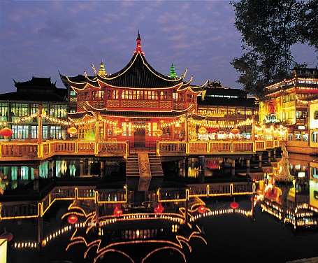 Yuyuan Garden -- This famous classical garden located in Anren Jie, Shanghai, was completed in 1577 by a government official of the powerful Ming Dynasty.