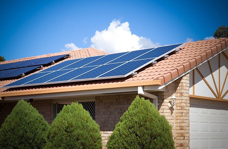 One of the most apparent benefits of solar panels is the potential to save on monthly energy bills